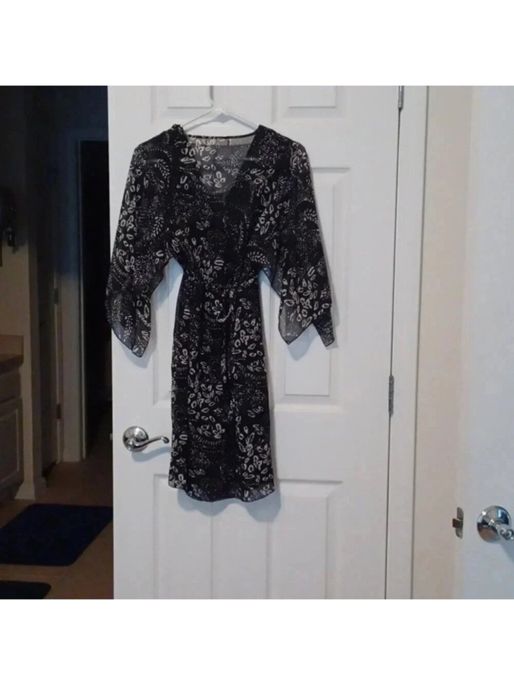 - MINI dress with ties in the back Women's Size Medium - Picture 7 of 11